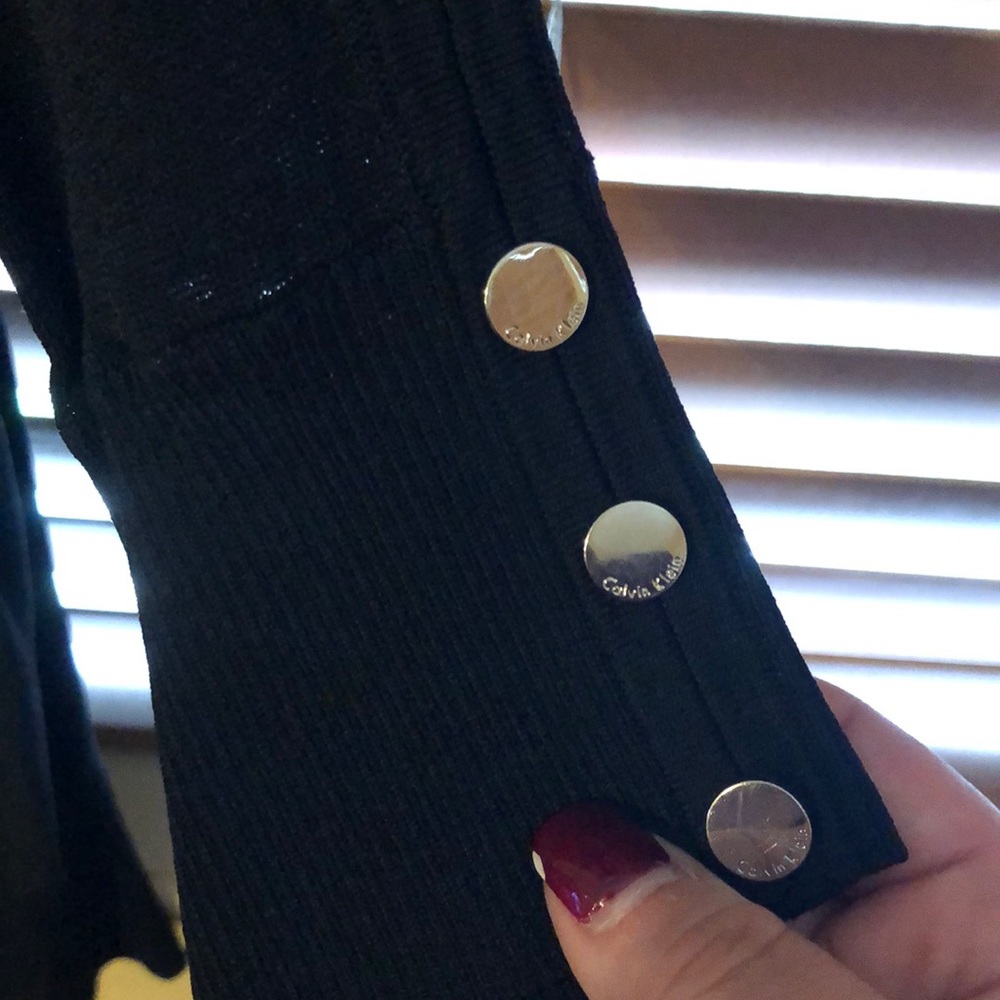 Cold shoulder black sweater - Picture 2 of 4